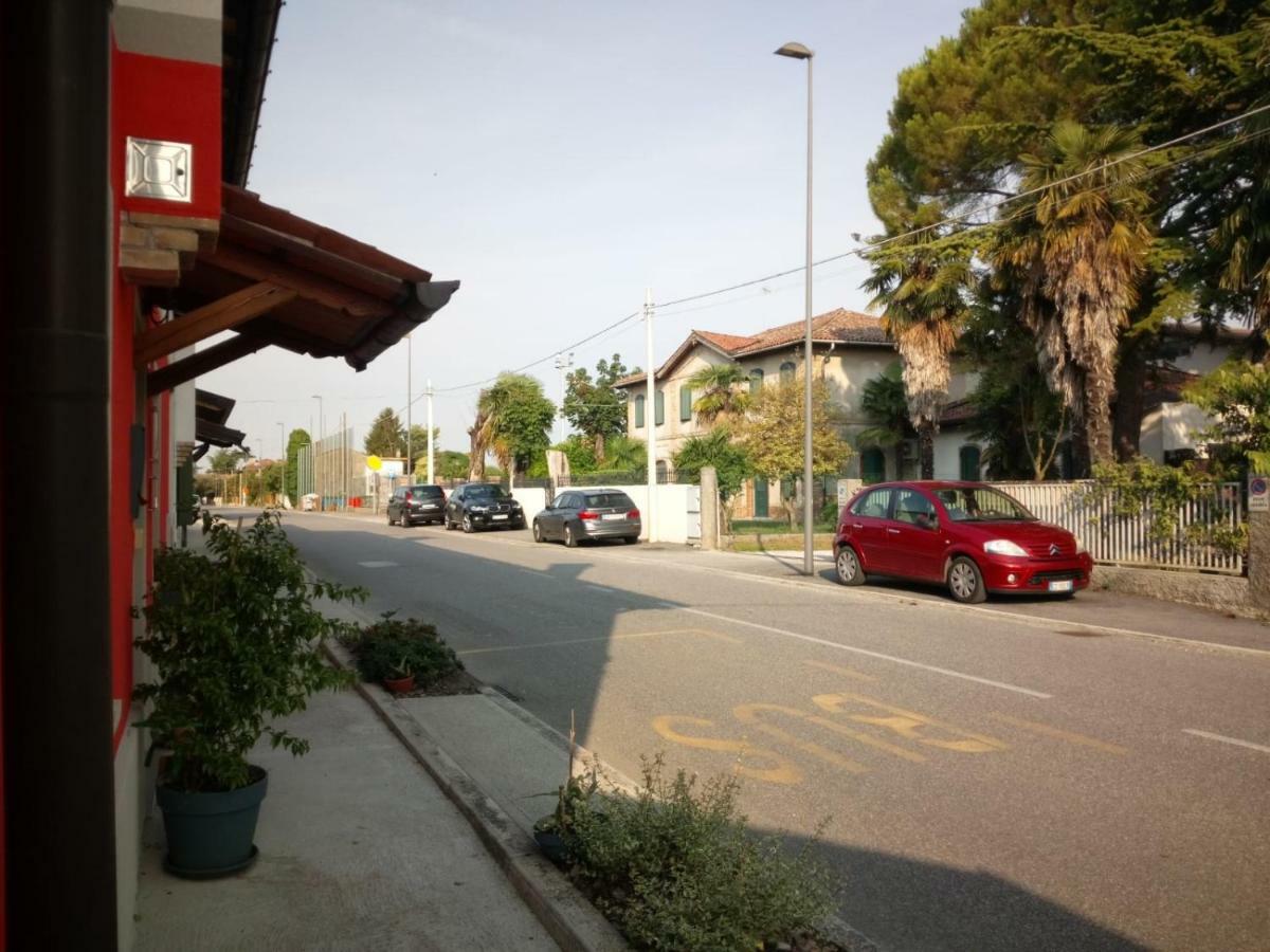 Notti Al Torre - Colazione In Camera San Vito al Torre Buitenkant foto
